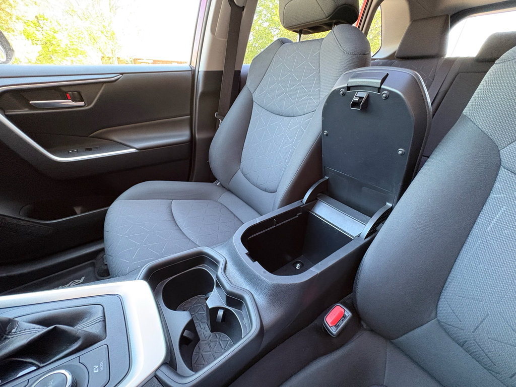 Used 2019 Toyota RAV4 XLE w/ Convenience Package image 33