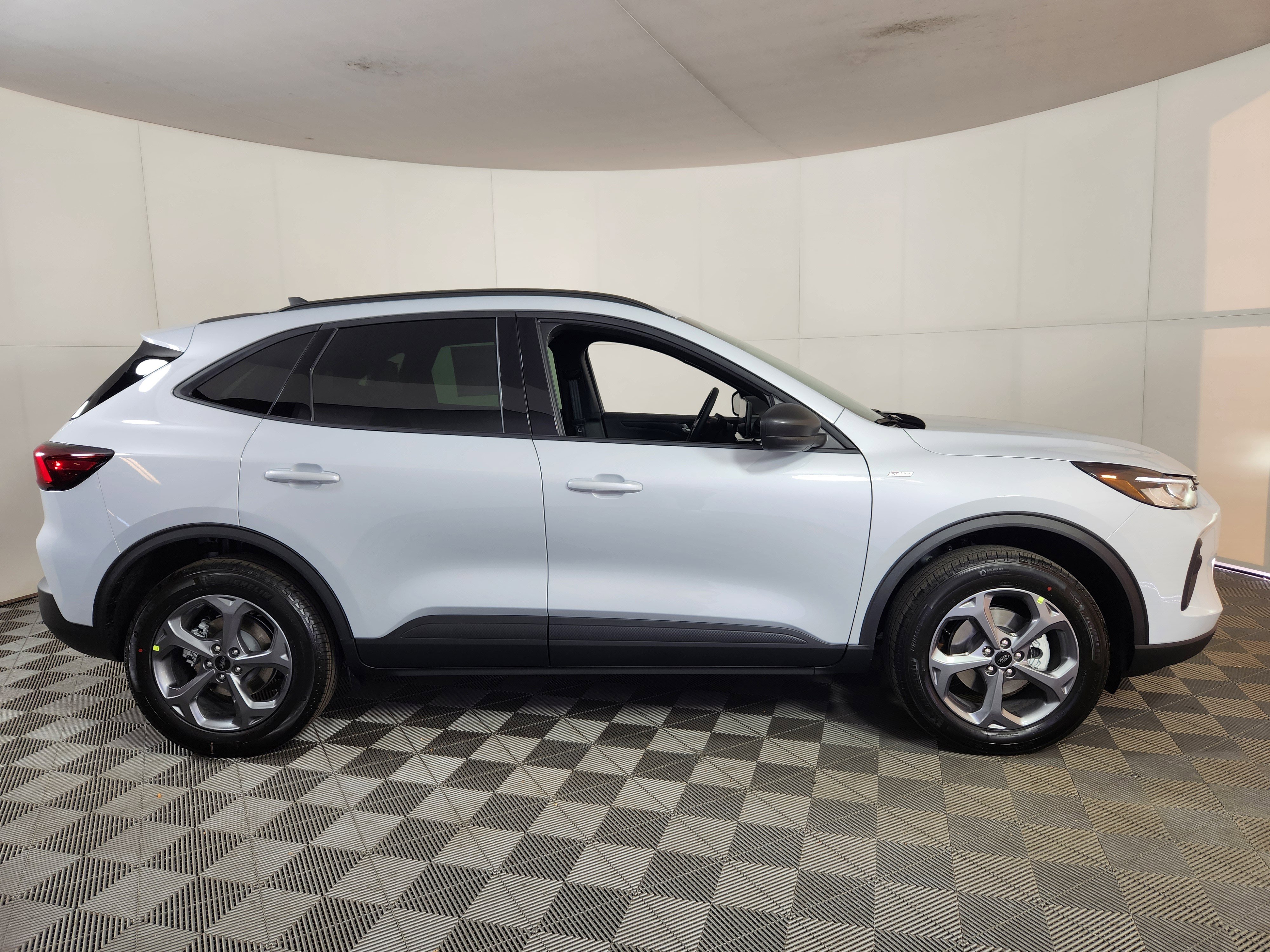 New 2026 Ford Escape ST-Line w/ Tech Pack #1 image 8