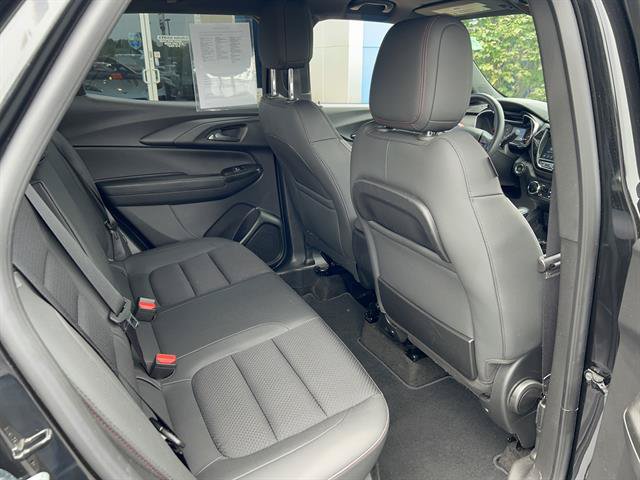 Used 2023 Chevrolet TrailBlazer RS w/ Sun and Liftgate Package FWD image 16