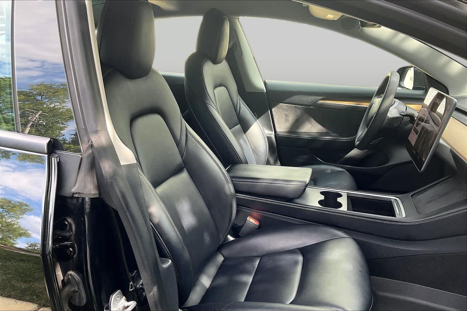 Used 2022 Tesla Model 3 Standard Range RWD image 8