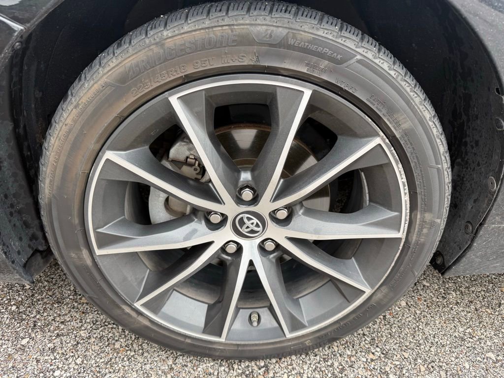 Used 2017 Toyota Camry XSE image 5