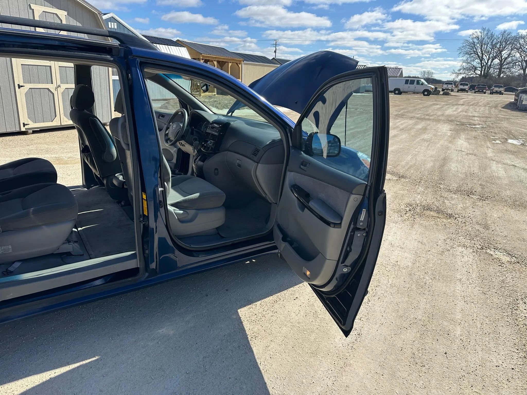 Used 2004 Toyota Sienna CE image 12