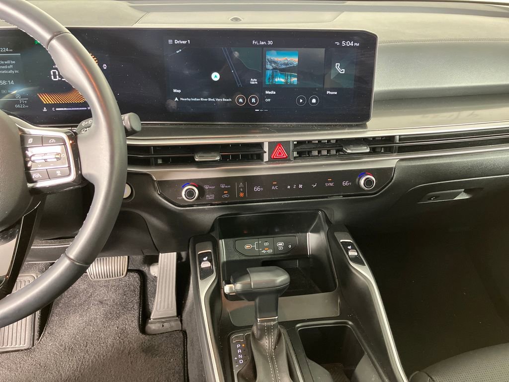 Used 2025 Kia Sorento S image 29