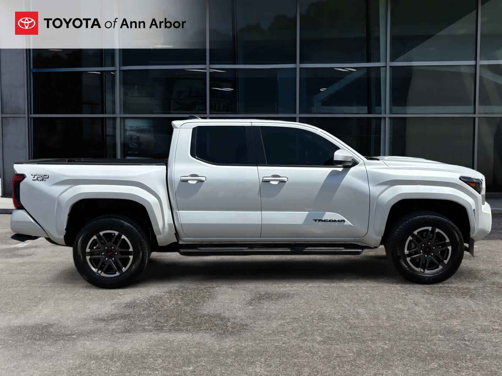 Used 2024 Toyota Tacoma TRD Sport AWD/4WD image 11