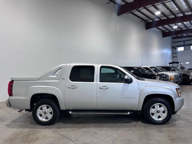 Used 2012 Chevrolet Avalanche LT image 6