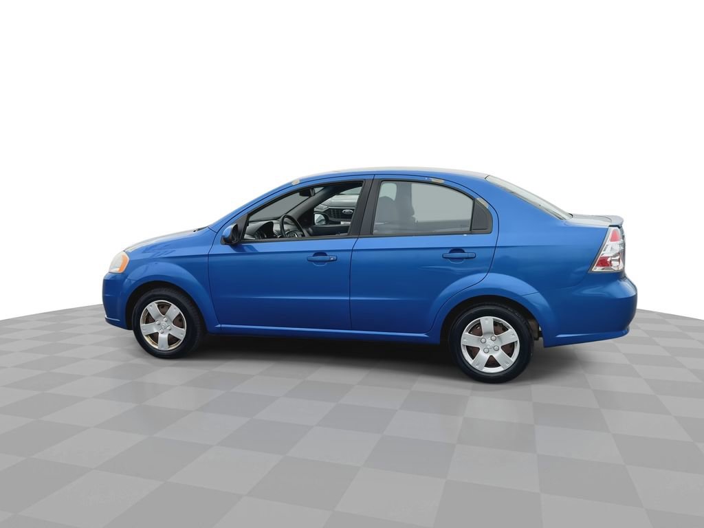 Used 2010 Chevrolet Aveo LT image 5