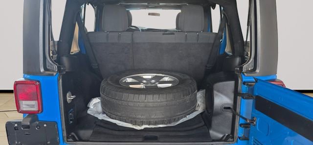 Used 2012 Jeep Wrangler Unlimited Sahara w/ Connectivity Group image 6