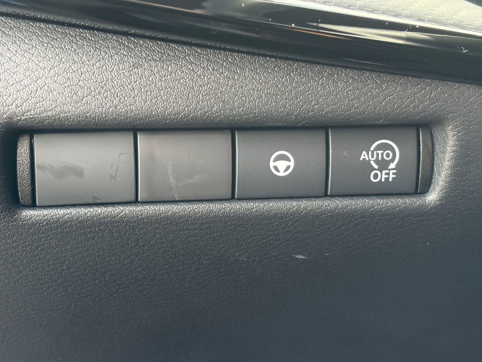 Used 2026 Nissan Kicks SR FWD image 8