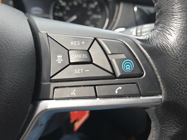 Used 2018 Nissan Rogue SL w/ Premium Package image 30