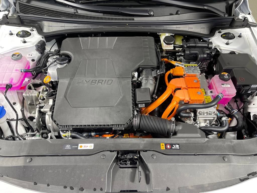 New 2025 Hyundai Elantra SEL image 9