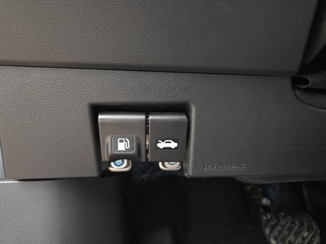 Used 2025 Nissan Versa SV w/ Trunk Package FWD image 34