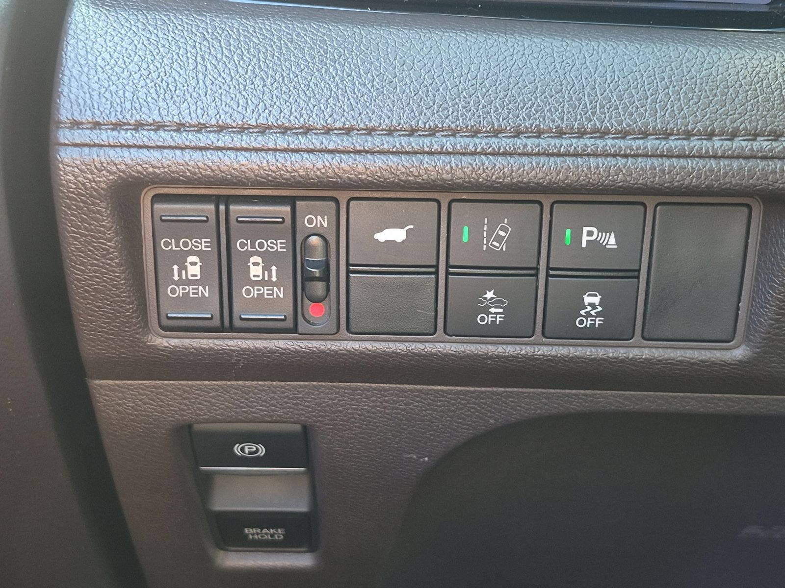 Used 2018 Honda Odyssey Elite image 17