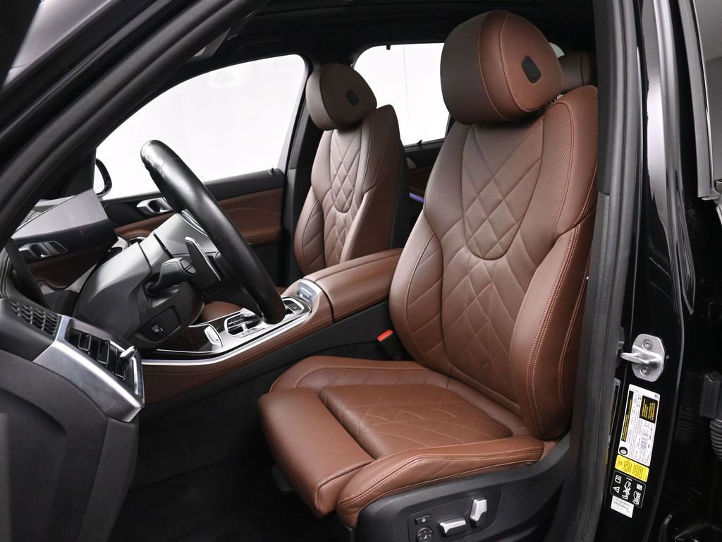 Used 2024 BMW X5 xDrive40i w/ M Sport Package AWD/4WD image 16