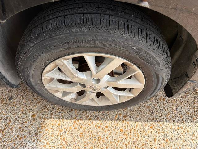 Used 2019 Nissan Versa SV w/ SV Special Edition Package FWD image 2