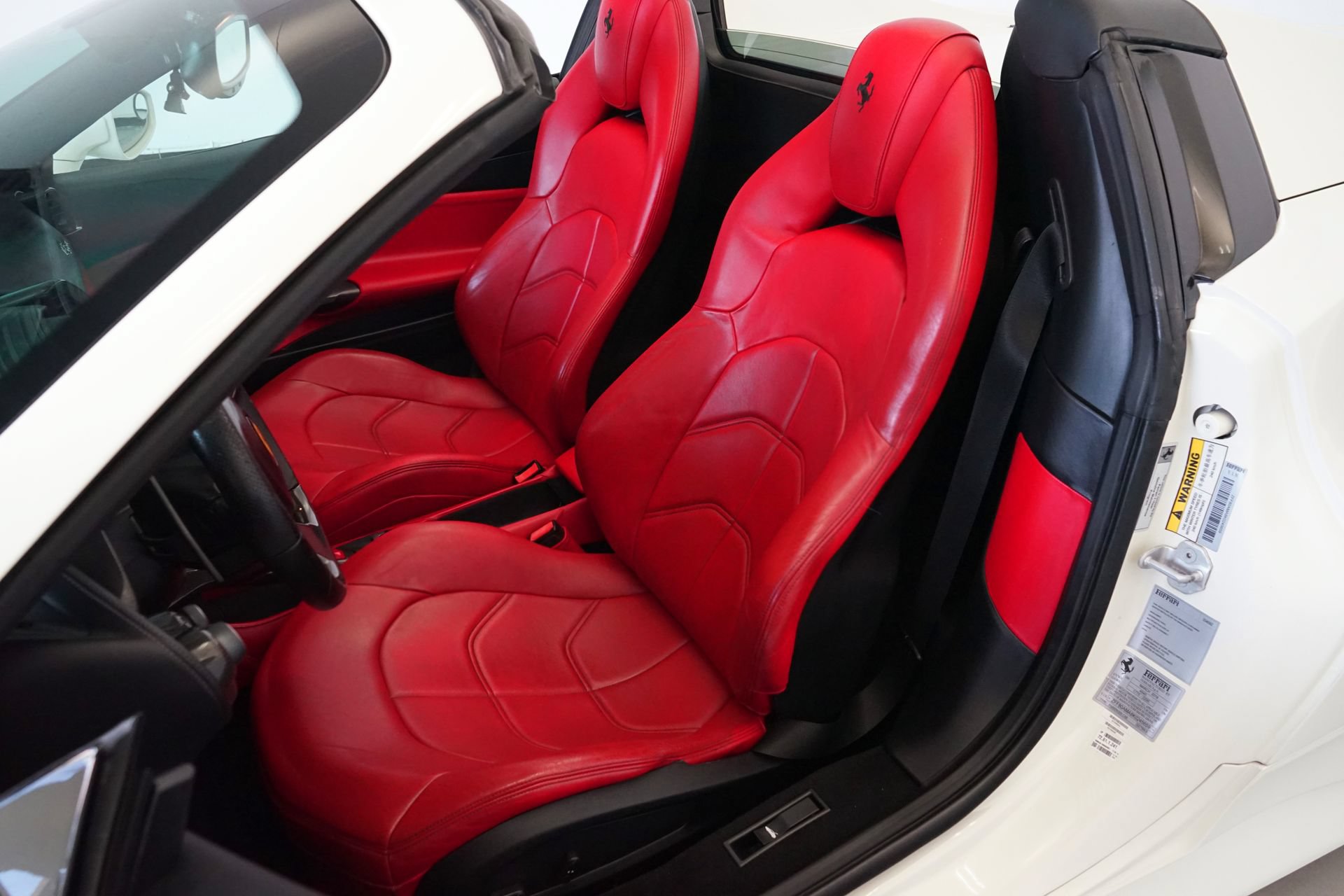 Used 2019 Ferrari 488 Spider RWD image 10