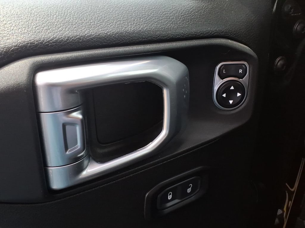 Used 2023 Jeep Wrangler Unlimited w/ Sun & Screen Package AWD/4WD image 19