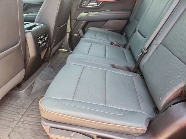 Used 2025 GMC Yukon AT4 image 25