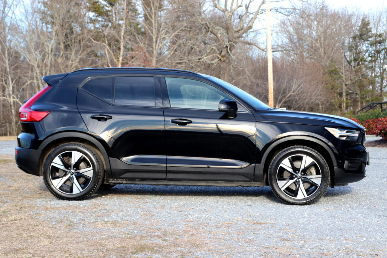 Used 2022 Volvo XC40 P8 Recharge Plus image 5