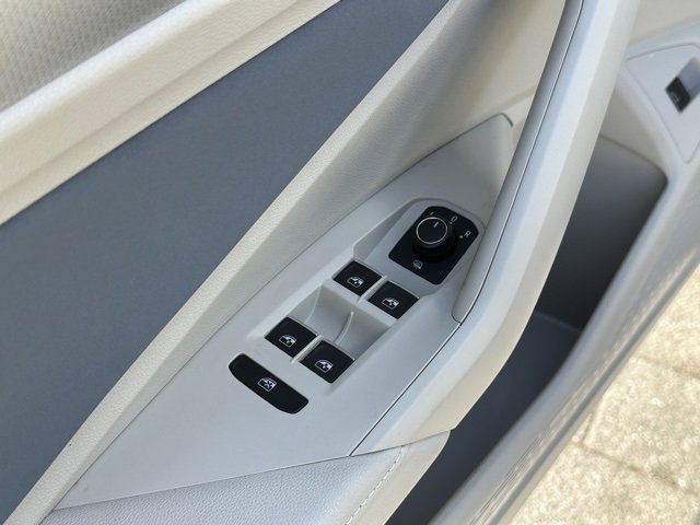 New 2026 Volkswagen Jetta SE image 11