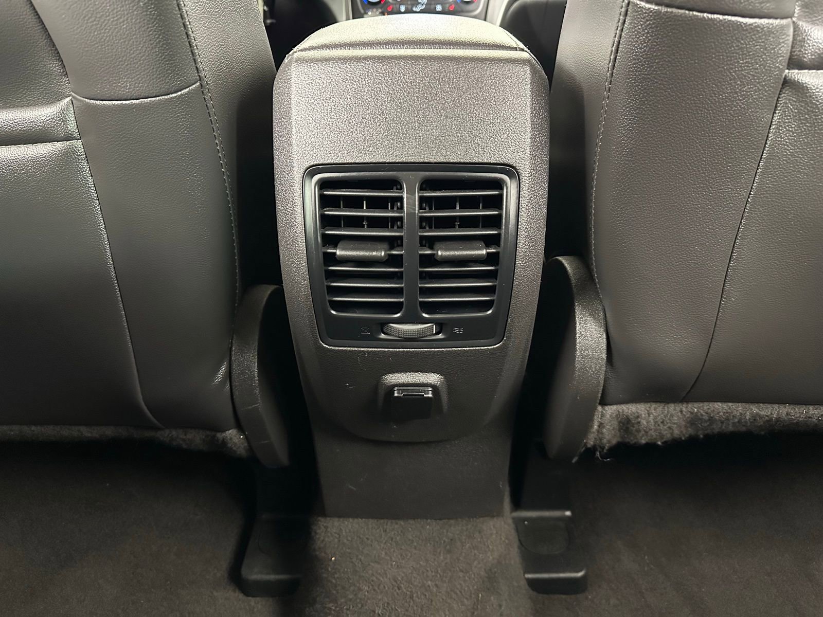 Used 2018 Ford Escape SEL image 31