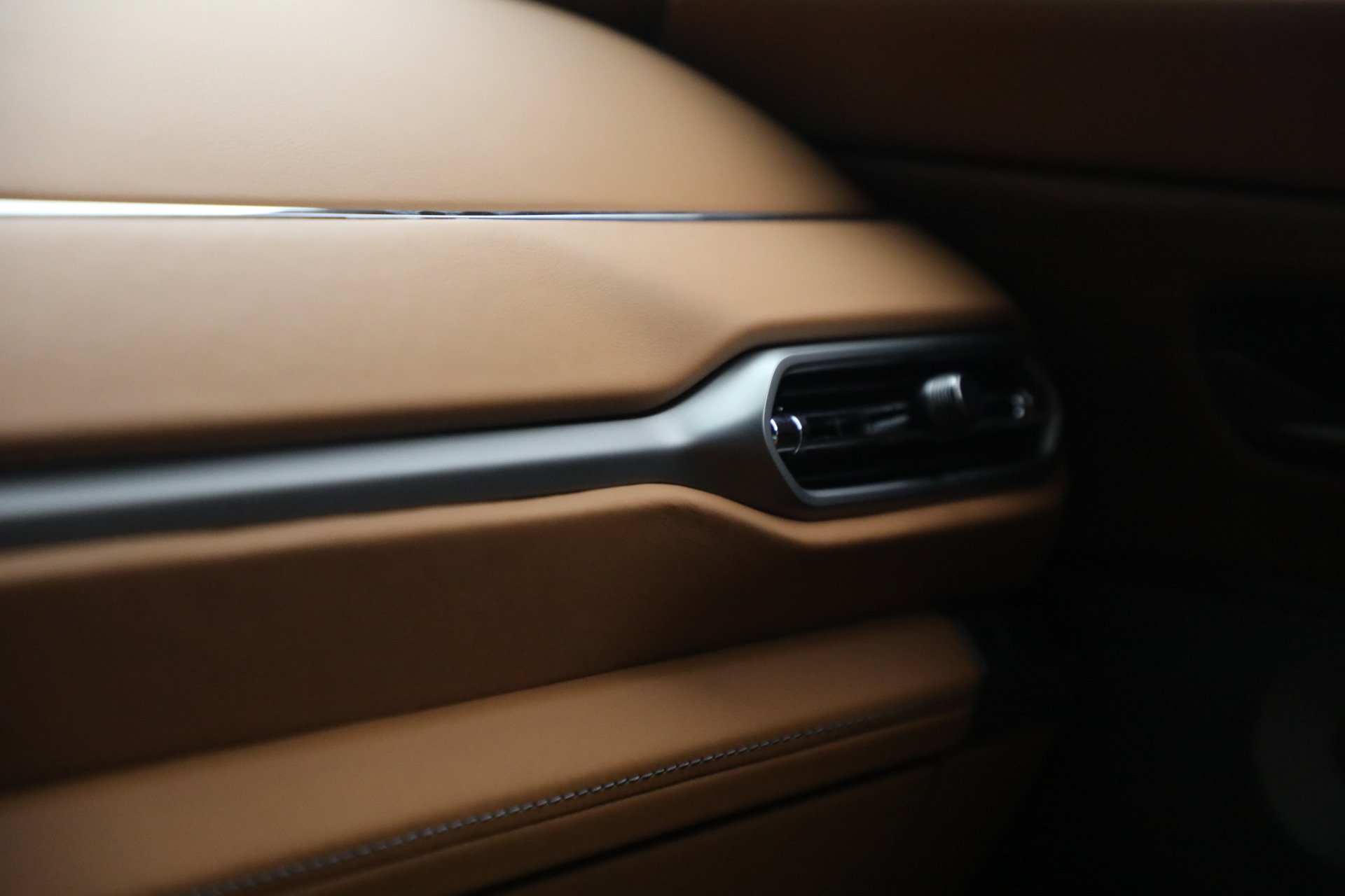 New 2026 Aston Martin Vanquish RWD image 28
