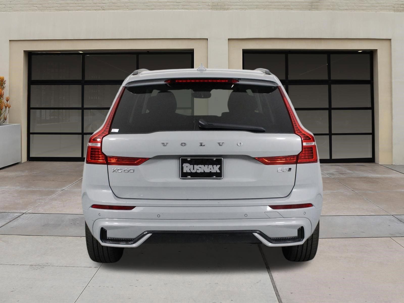 Certified 2025 Volvo XC60 B5 Core AWD/4WD image 5