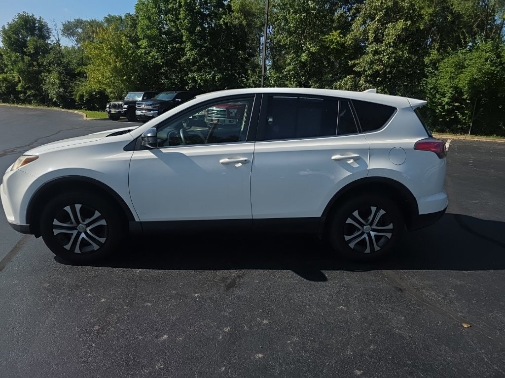 Used 2018 Toyota RAV4 LE w/ All Weather Liner Package FWD image 4