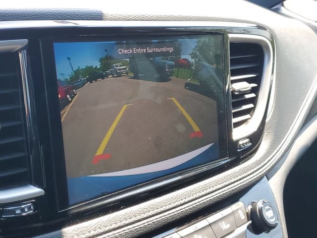 Used 2021 Chrysler Pacifica Touring-L w/ S Appearance Package FWD image 22