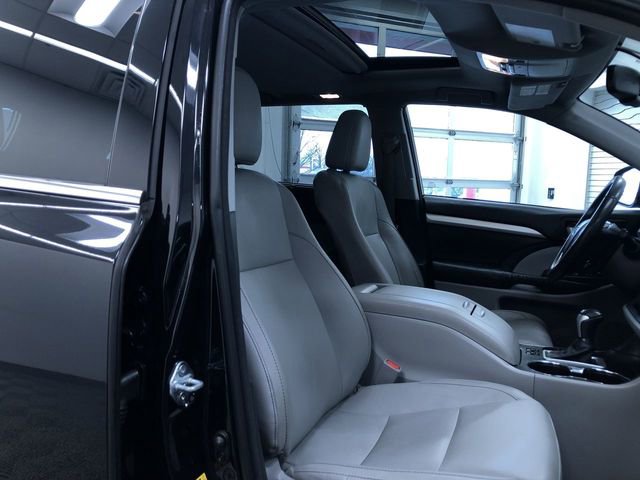 Used 2015 Toyota Highlander XLE image 22