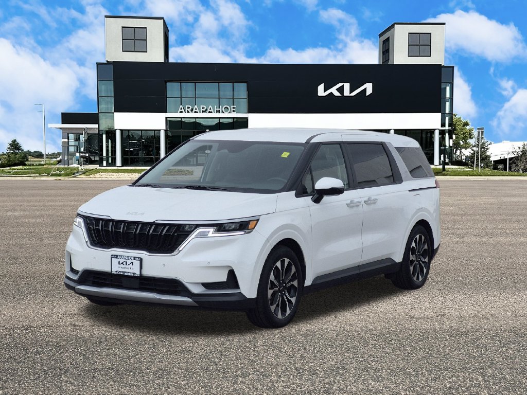 Certified 2024 Kia Carnival EX FWD image 4