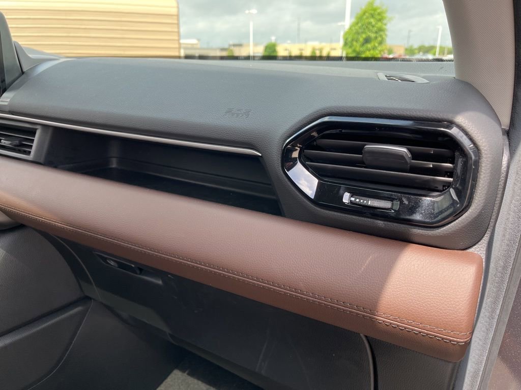 Used 2025 Honda Pilot Elite image 32