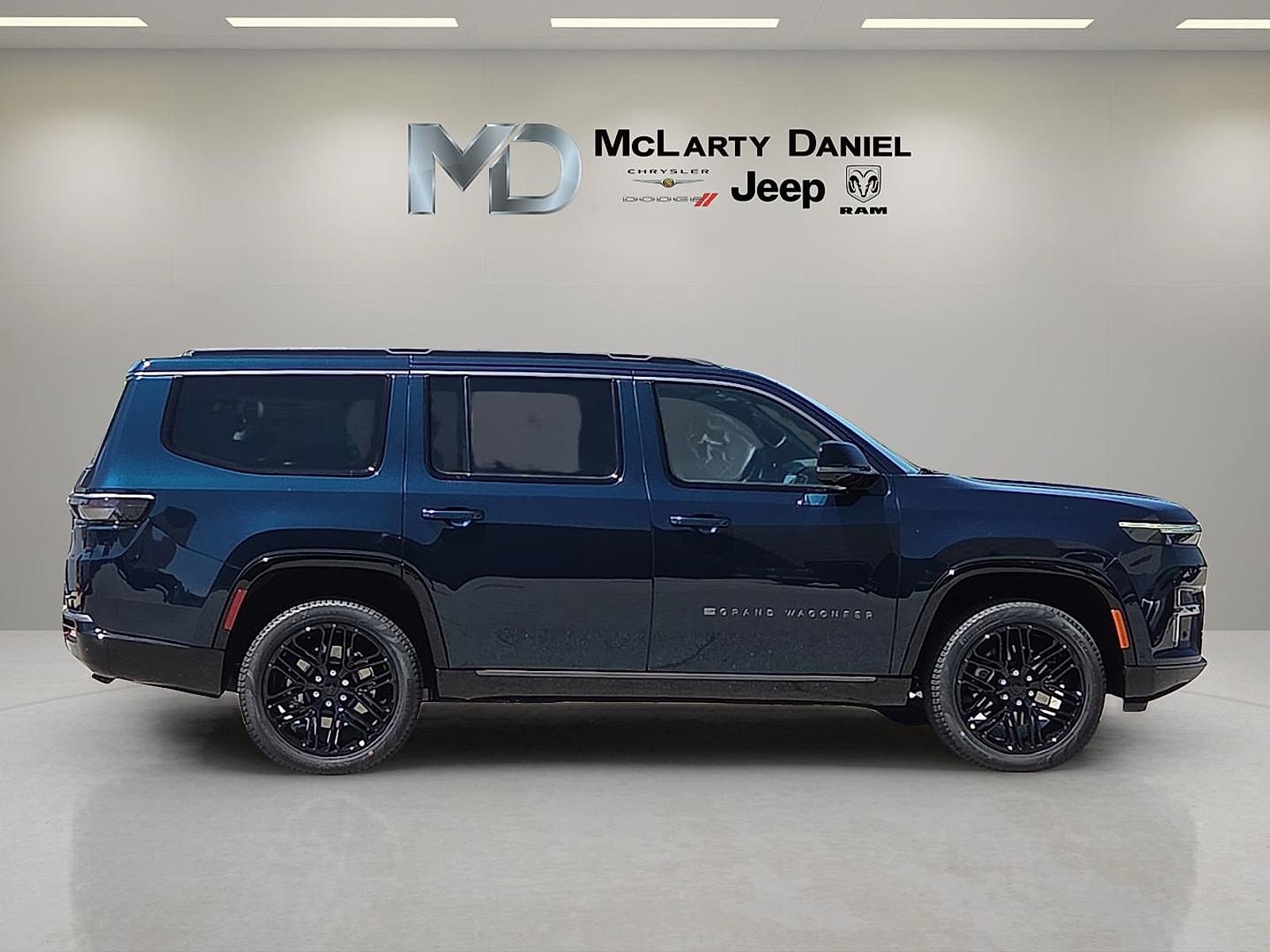New 2026 Jeep Grand Wagoneer Limited AWD/4WD image 6