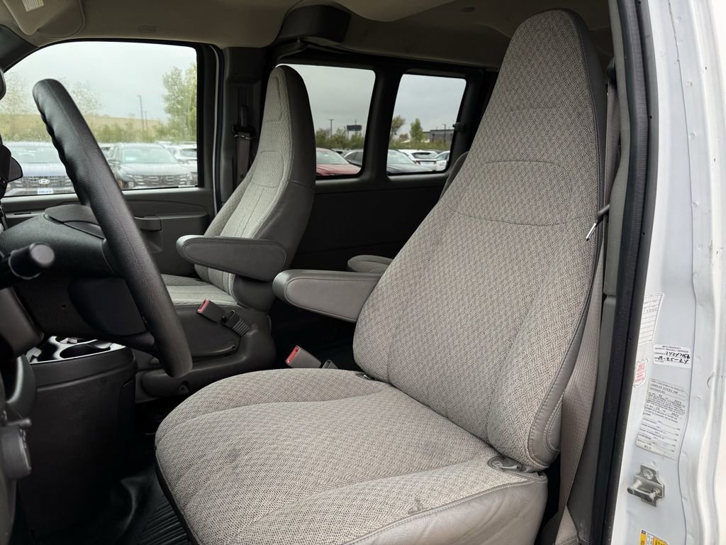 Used 2023 Chevrolet Express 3500 LS image 22