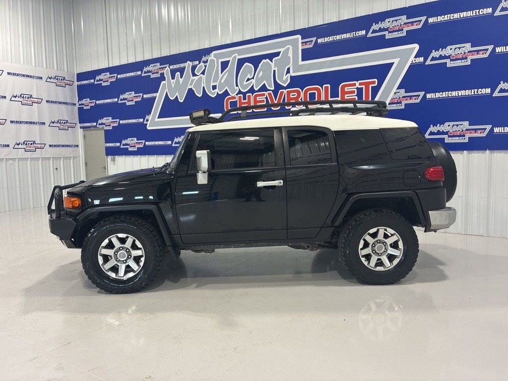 Used 2014 Toyota FJ Cruiser 4WD w/ Convenience Package image 3