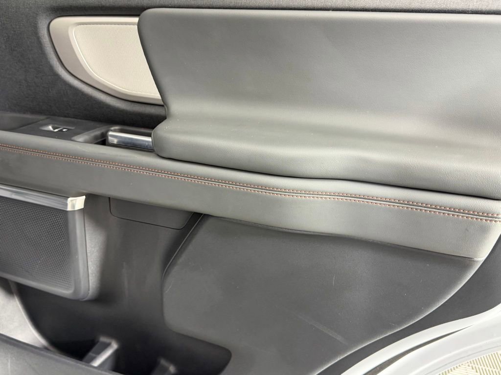 Used 2025 Ford Expedition Active image 30