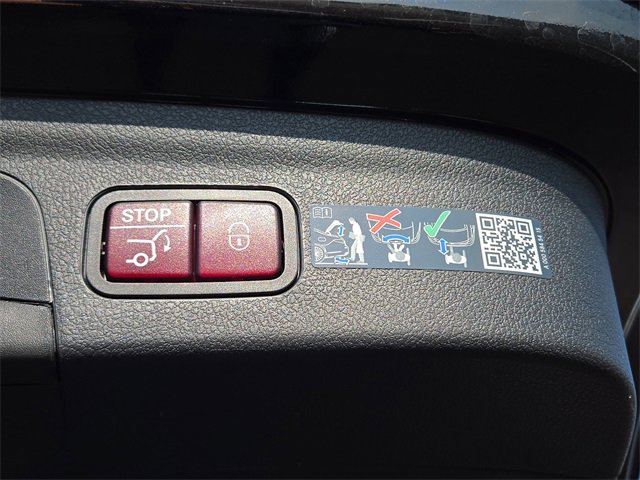 Used 2025 Mercedes-Benz GLE 350 4MATIC image 33