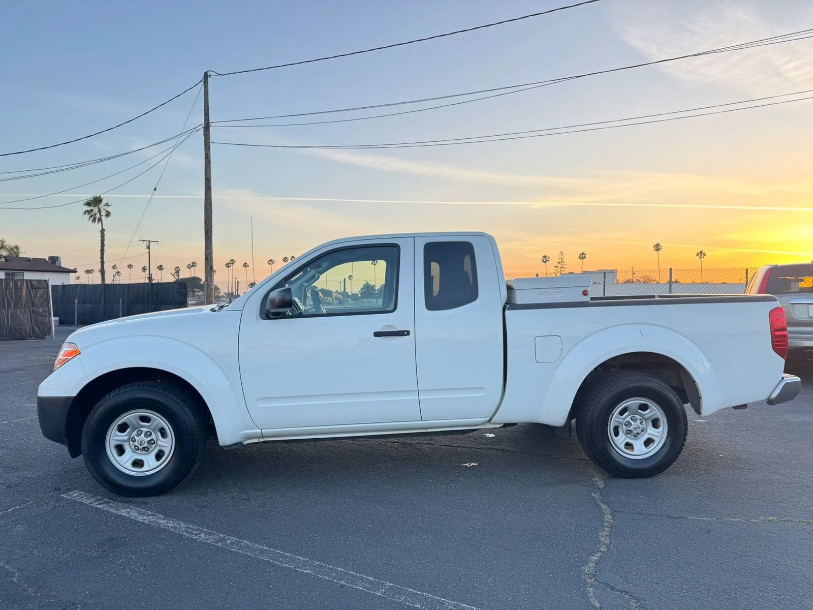 Used 2014 Nissan Frontier S RWD image 2