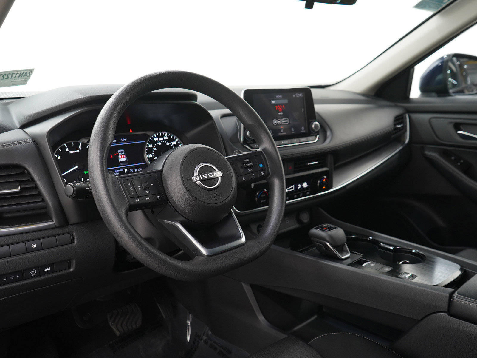 Used 2024 Nissan Rogue SV FWD image 25