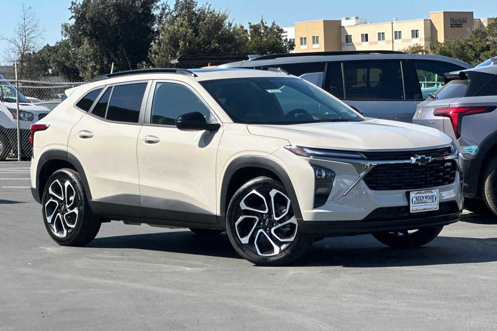 New 2026 Chevrolet Trax RS w/ Sunroof Package image 2