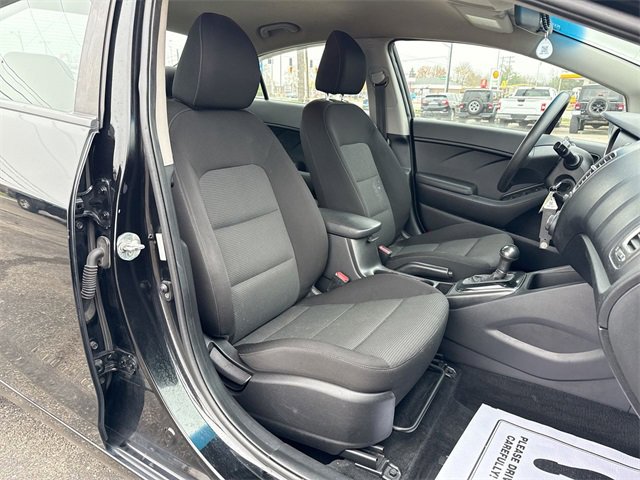 Used 2017 Kia Forte LX image 22