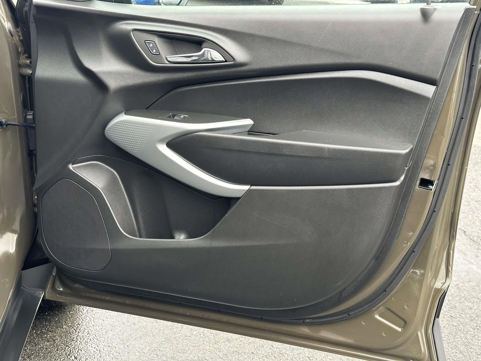 Certified 2024 Chevrolet Trax LS w/ LS Convenience Package image 27