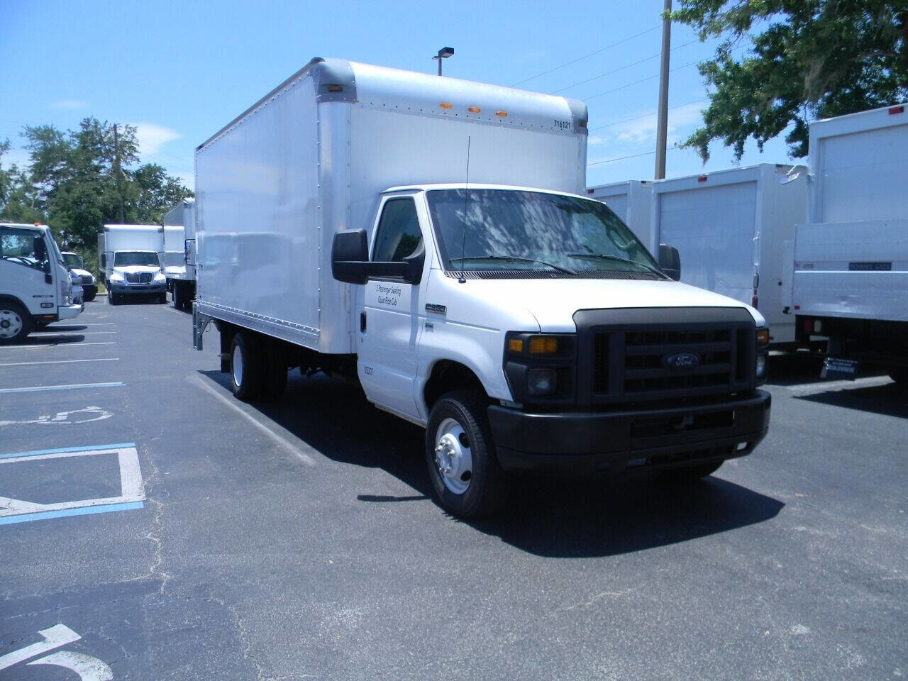 Used 2017 Ford E-350 and Econoline 350 Super Duty RWD image 2