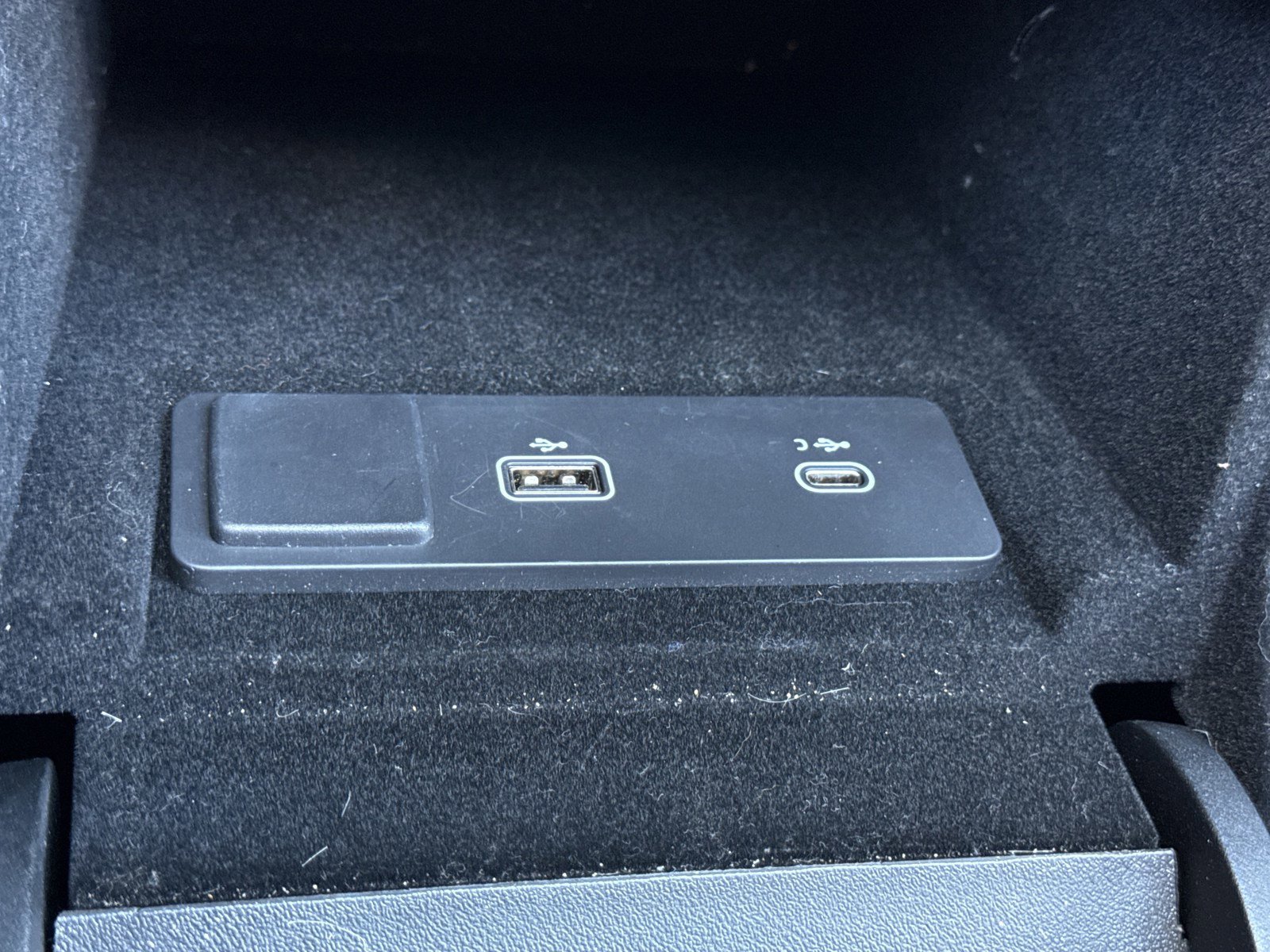 Used 2022 Jaguar F-PACE S image 33