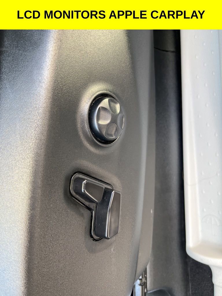 Used 2023 Chrysler Pacifica Touring-L FWD image 17