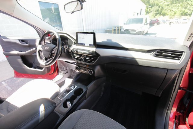 Used 2022 Ford Escape SE w/ SE Sport Appearance Package image 33