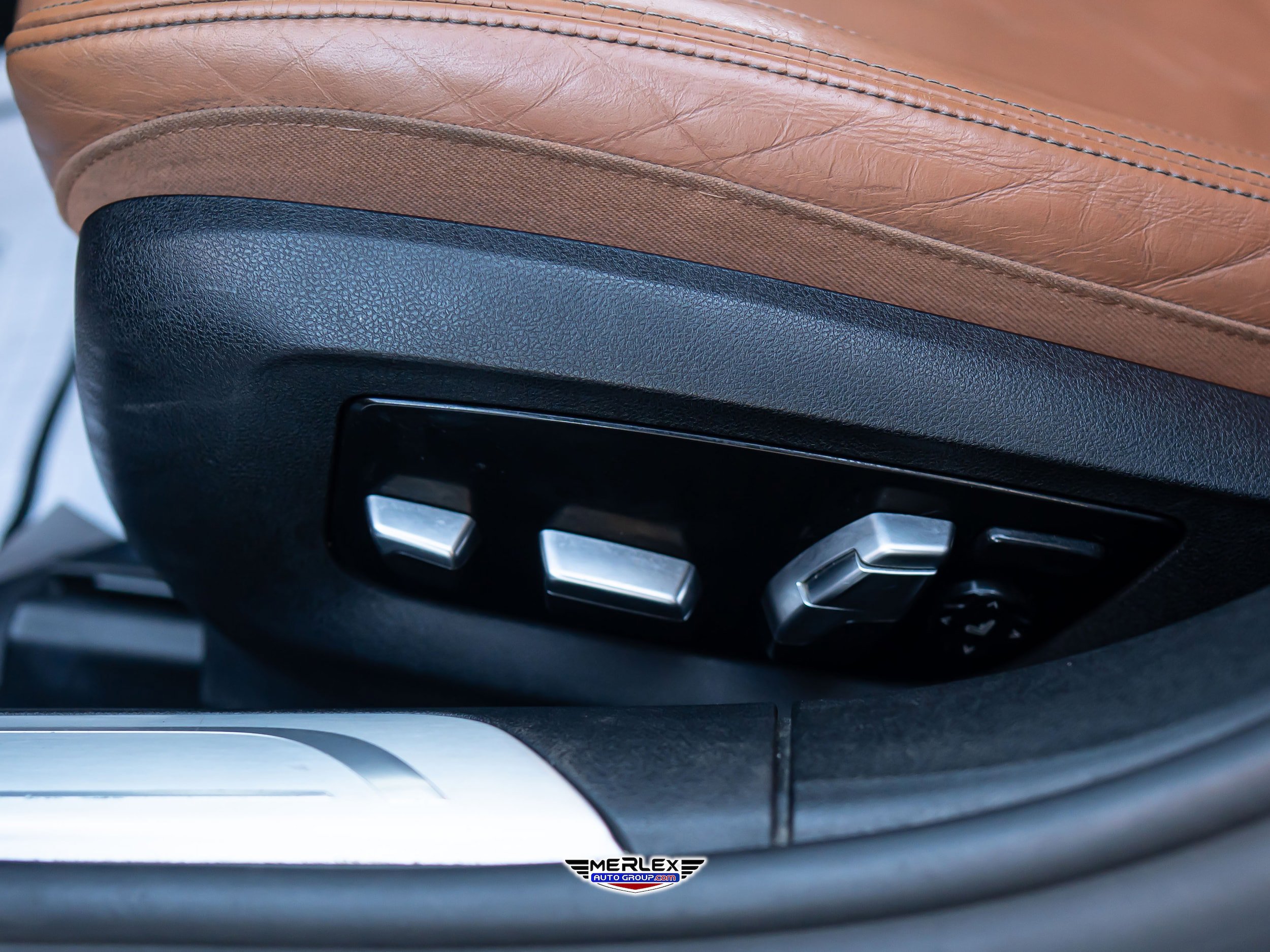 Used 2018 BMW 750i RWD image 42