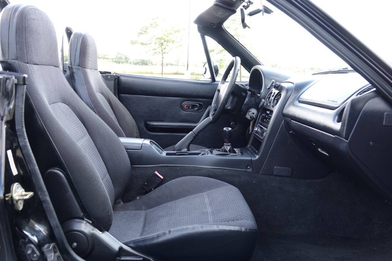 Used 1996 MAZDA MX-5 Miata RWD image 75