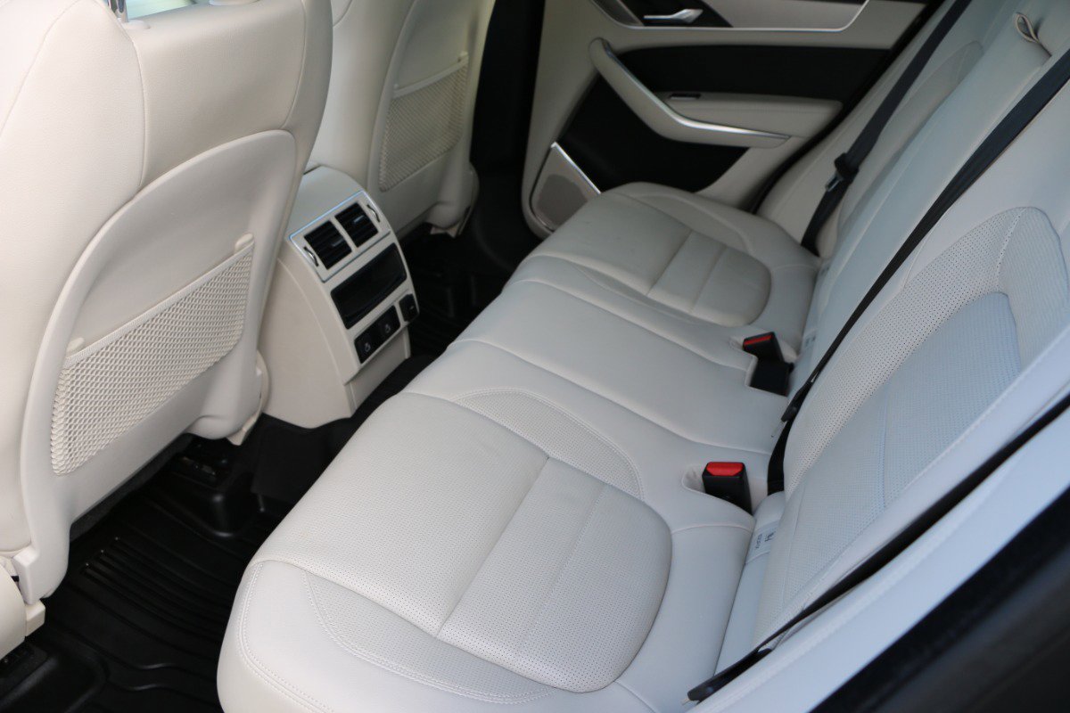 Used 2024 Jaguar F-PACE R-Dynamic S AWD/4WD image 33