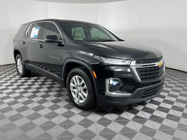 Used 2023 Chevrolet Traverse LS FWD image 3
