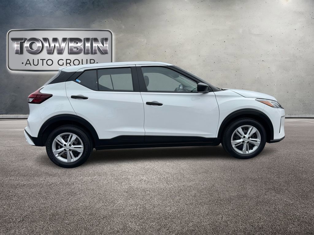Used 2024 Nissan Kicks S FWD image 3
